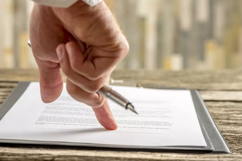 Family meeting with legal advisor, showing when a Will is crucial—highlighting Trusted Will Writing Newcastle upon Tyne for essential life planning.